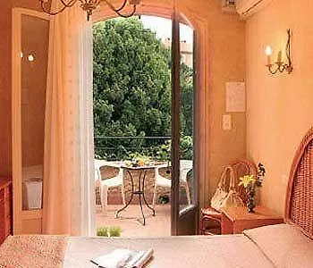 Otel Des Citronniers 3*